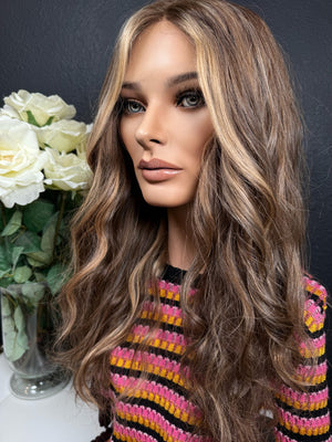 24” ALLURE WAVY PREMIUM EUROPEAN WIG #2079